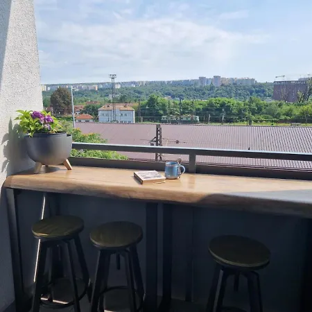 Apartman Reddog Apartment *