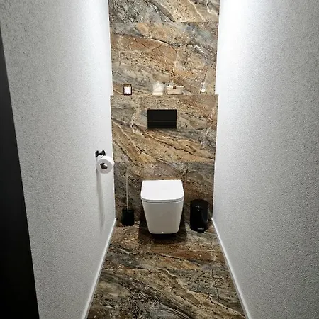 아파트 Apartman Reddog 코시체